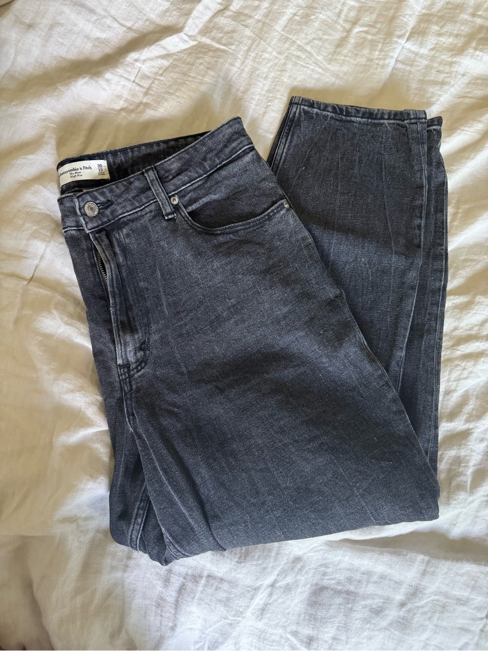 Abercrombie & Fitch high rise mom Jean